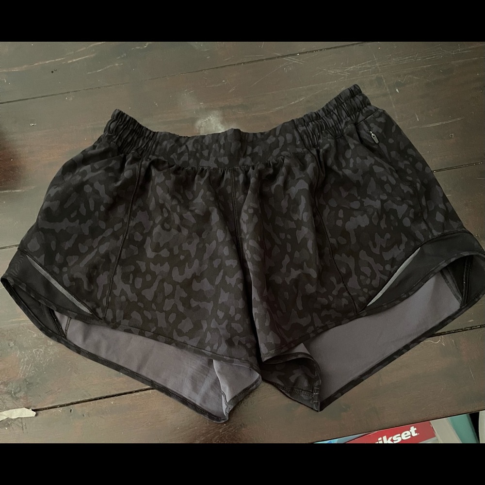 Lululemon size 10 tall hotty hot shorts